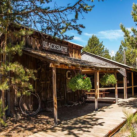Bend-Sunriver Camping Resort Wheelchair Accessible Yurt 13 Dış mekan fotoğraf