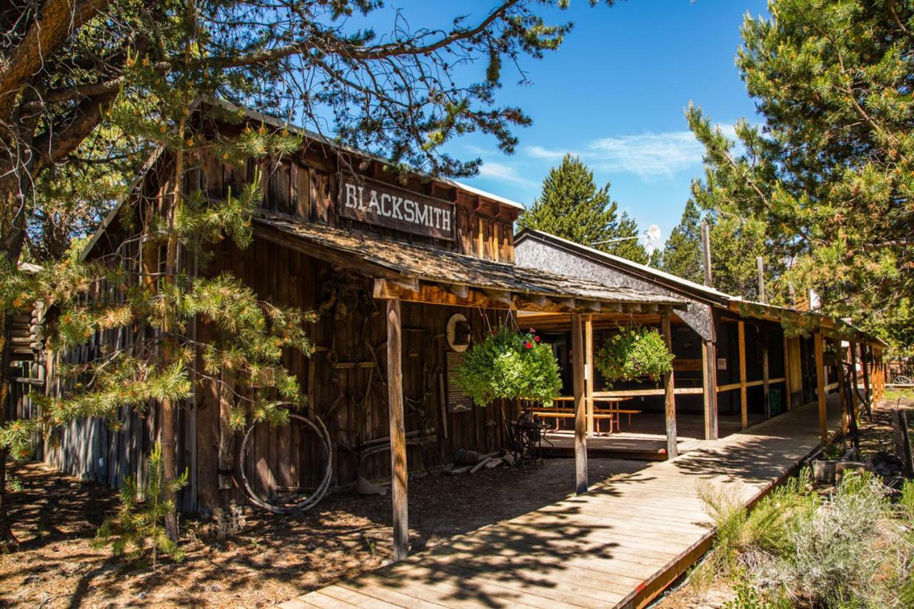 Bend-Sunriver Camping Resort Wheelchair Accessible Yurt 13 Dış mekan fotoğraf