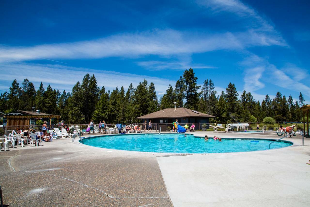 Bend-Sunriver Camping Resort Wheelchair Accessible Yurt 13 Dış mekan fotoğraf